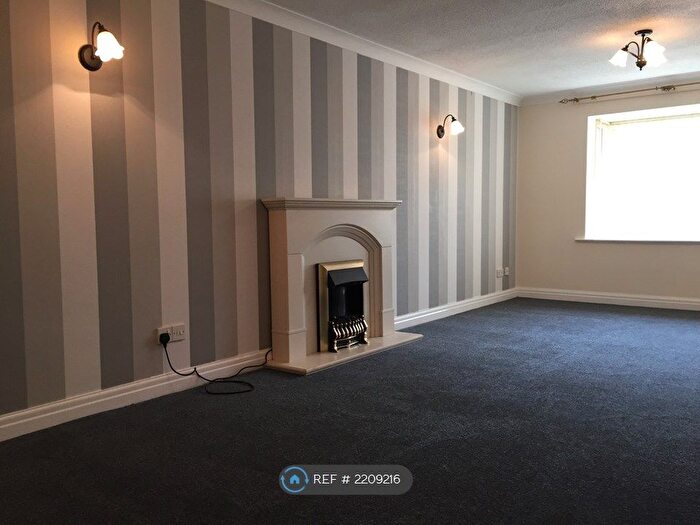 2 Bedroom Flat To Rent In Hamilton Court, Blackpool, FY1