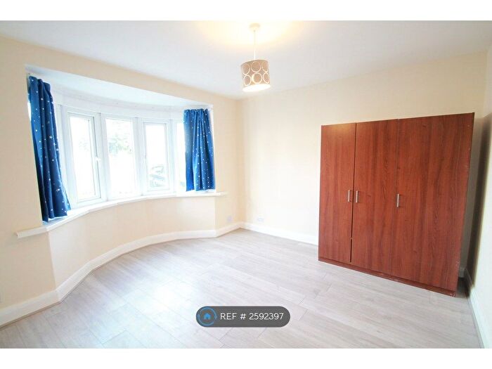 5 Bedroom End Of Terrace House To Rent In Lewis Crescent, London, NW10