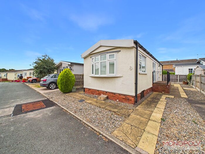 1 Bedroom Park Home For Sale In Oakfield Park, Llay, LL12