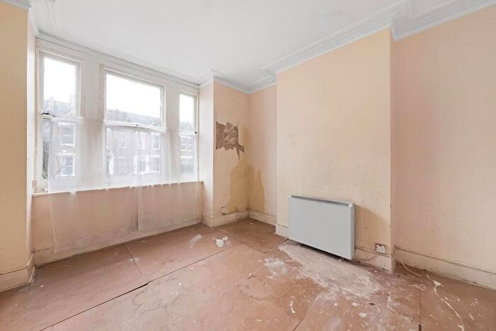 1 Bedroom Apartment For Sale In Gipsy Road, West Norwood, London, SE27