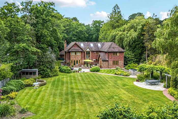 6 Bedroom Detached House For Sale In The Fairway, Worplesdon, GU3