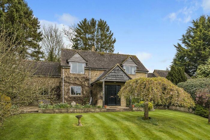 3 Bedroom Detached House To Rent In Shipton Road, Fulbrook, OX18