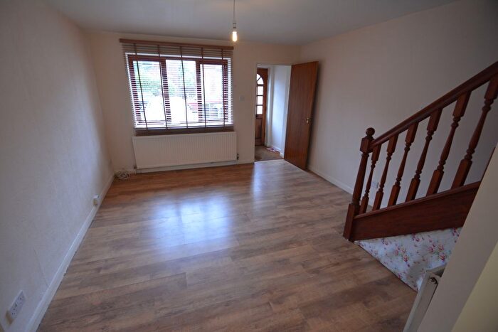 1 Bedroom End Terrace House To Rent In Rusham Road, Egham, TW20