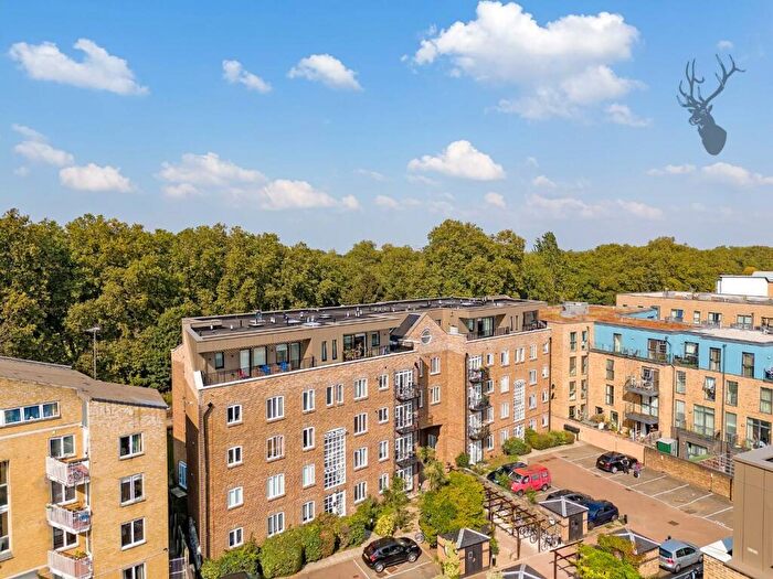 1 Bedroom Apartment For Sale In Empire Wharf, Bow, E3