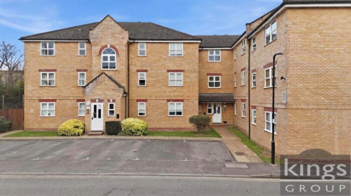 2 Bedroom Apartment For Sale In Kirkland Drive, Enfield, EN2