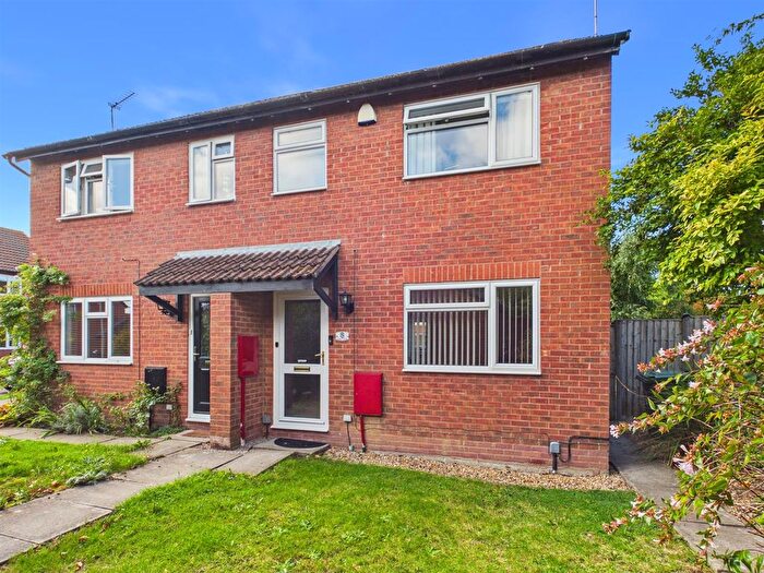 3 Bedroom Semi Detached House For Sale In Miller Close, Longlevens, Gloucester, GL2