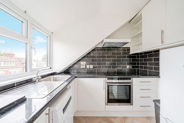 1 Bedroom Flat To Rent In Ivy Gardens, London, N8