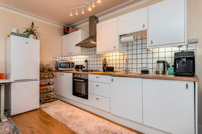 1 Bedroom Flat To Rent In Maple Road, Surbiton, KT6