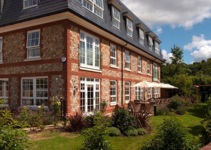 2 Bedroom Flat To Rent In The Cloisters, High Street, Great Missenden, Buckinghamshire, HP16