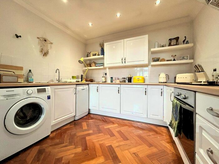 1 Bedroom Apartment For Sale In Edith Court, Margate, CT9