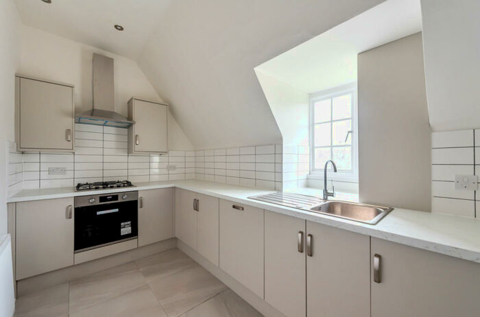3 Bedroom Apartment To Rent In Lyttelton Road, Hampstead Garden Suburb, London, N2