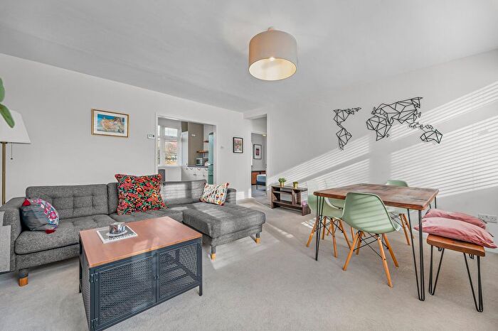 2 Bedroom Flat To Rent In Pelton Road, Greenwich, SE10