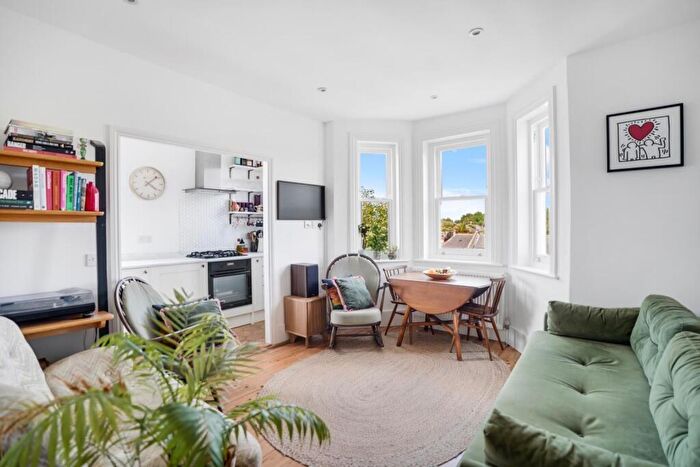 2 Bedroom Flat For Sale In Wykeham Mansions, Rosendale Road, Dulwich, SE21