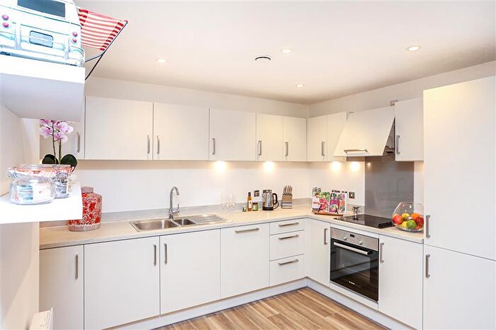 2 Bedroom Apartment To Rent In Rickman Drive, Birmingham, B15