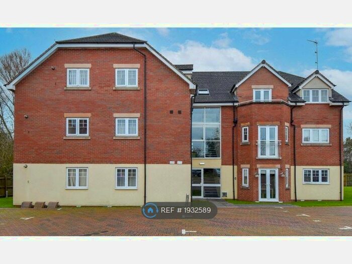 2 Bedroom Flat To Rent In New Coppice Court, Redditch, B97
