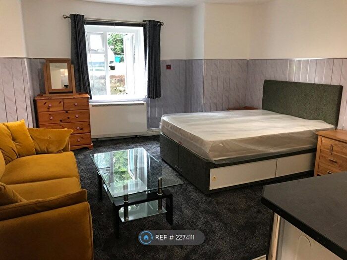 1 Bedroom Flat To Rent In Range Road, Manchester, M16