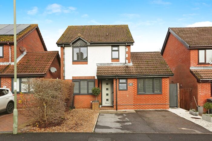 3 Bedroom Detached House For Sale In Stirling Crescent, Hedge End, Southampton, SO30