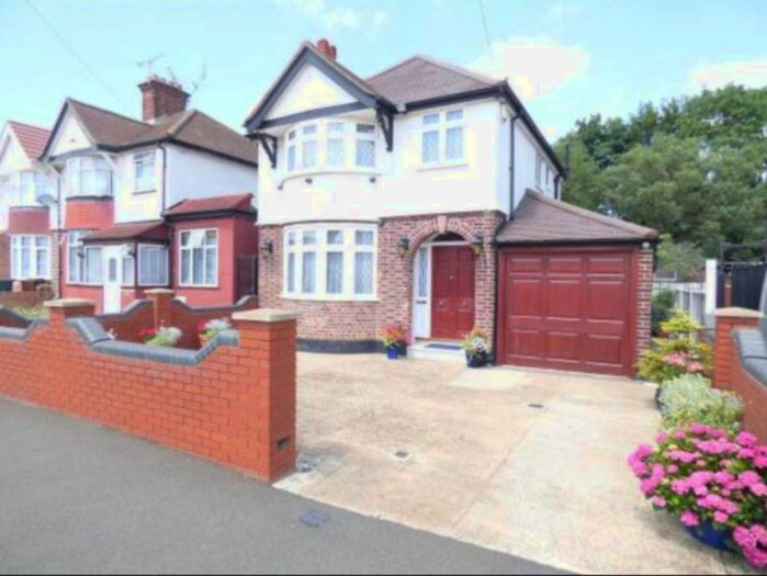 5 Bedroom Detached House To Rent In The Vale, Heston, Hounslow TW5
