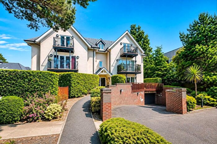 2 Bedroom Flat For Sale In Haven Road, Poole, Dorset, BH13