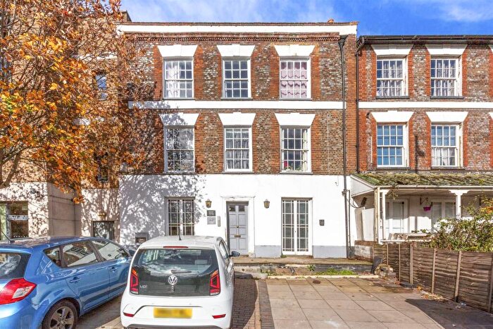 1 Bedroom Apartment For Sale In Oxford Road, High Wycombe (No Chain), HP11