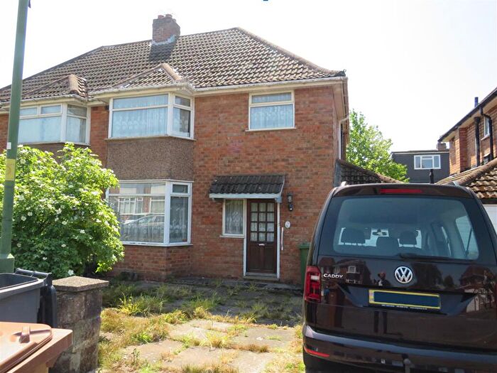 3 Bedroom Semi-Detached Bungalow For Sale In Blandford Avenue, Castle Bromwich, Birmingham, B36