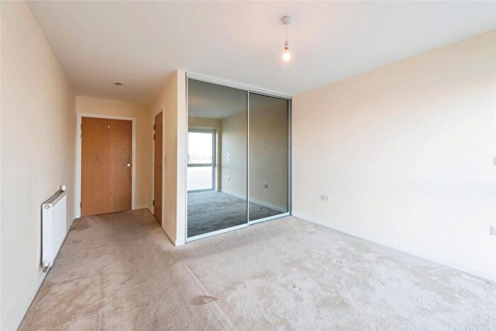 2 Bedroom Flat For Sale In Azera, Capstan Road, Southampton, Hampshire, SO19