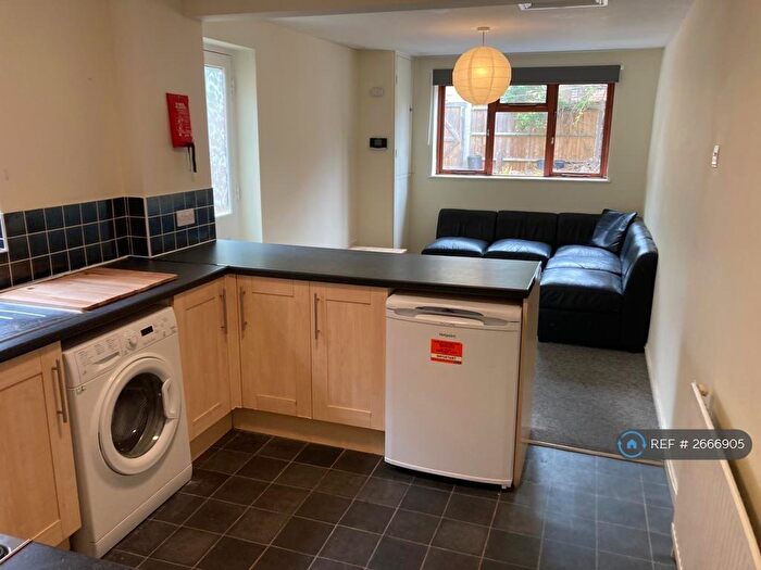 5 Bedroom Terraced House To Rent In Milton Road, Southampton, SO15