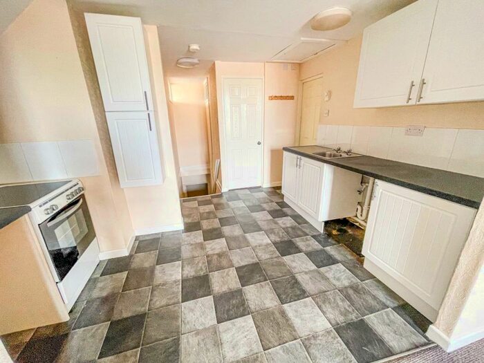 1 Bedroom Flat To Rent In Windmill Hill, Halesowen, B63