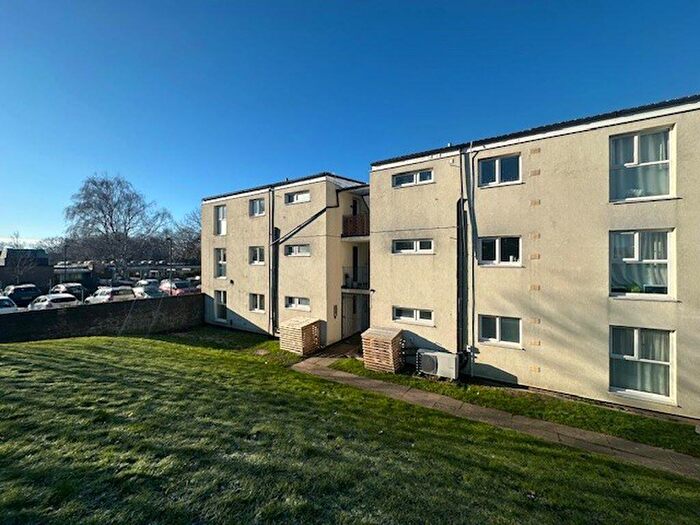 2 Bedroom Flat To Rent In Howe Road, Gosport, PO13