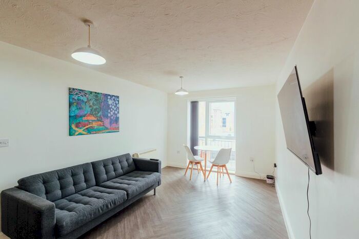 2 Bedroom Flat To Rent In Sovereign Court, Loughborough LE11