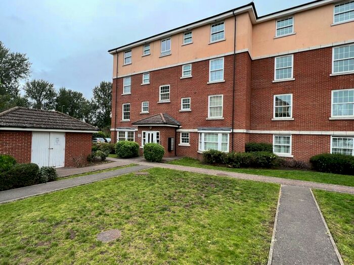 2 Bedroom Flat To Rent In Merrifield Court, Welwyn Garden City, AL7