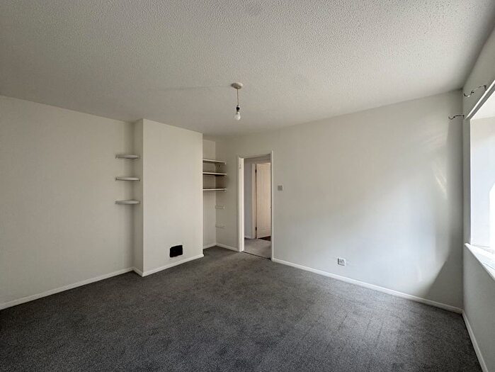 2 Bedroom Flat For Sale In Ripon Road, Bournemouth, BH9