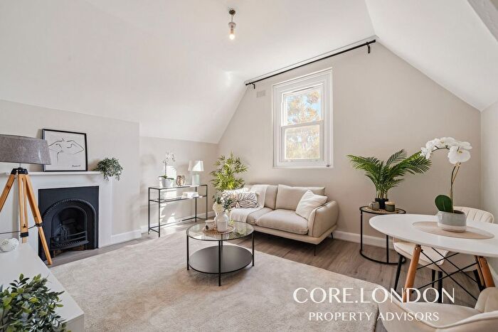 1 Bedroom Flat For Sale In Grange Park, London, W5