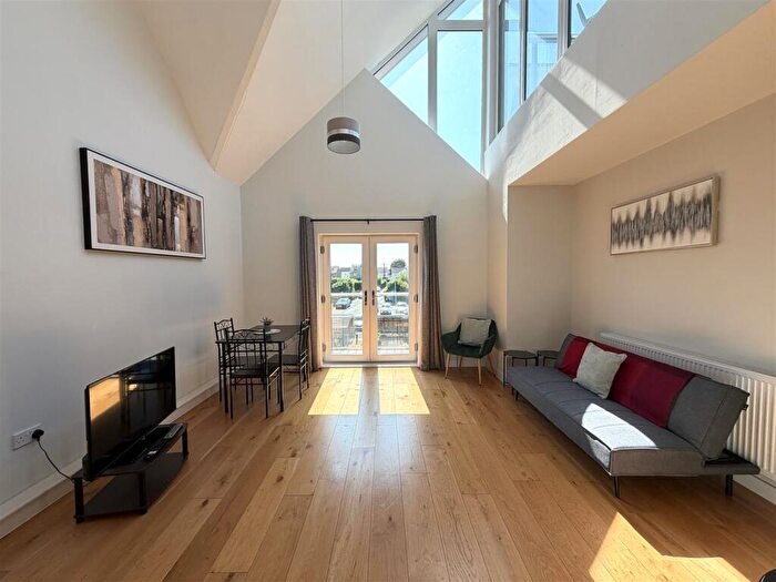 3 Bedroom Apartment To Rent In Eastwood Road, Rayleigh, SS6