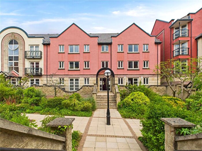 2 Bedroom Apartment For Sale In Waterside, Exeter, Devon, EX2