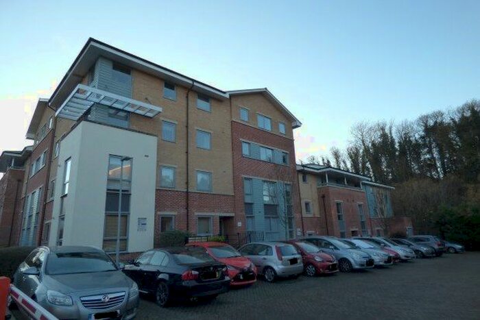 2 Bedroom Flat To Rent In Jackwood Way, Tunbridge Wells, TN1