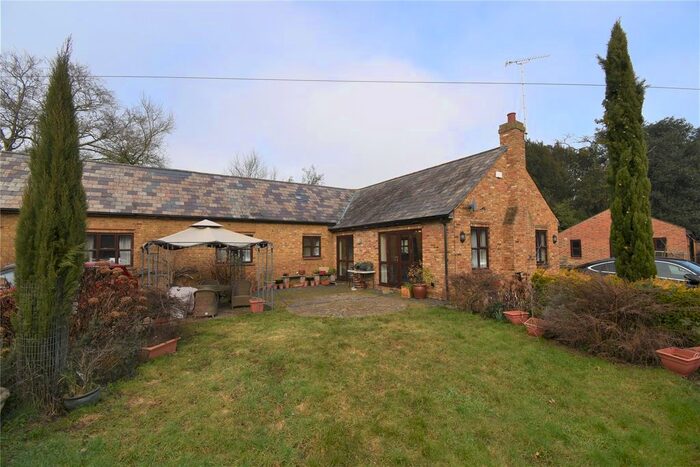 3 Bedroom Bungalow To Rent In Hitcham Lane, Burnham, Slough, Berkshire, SL1