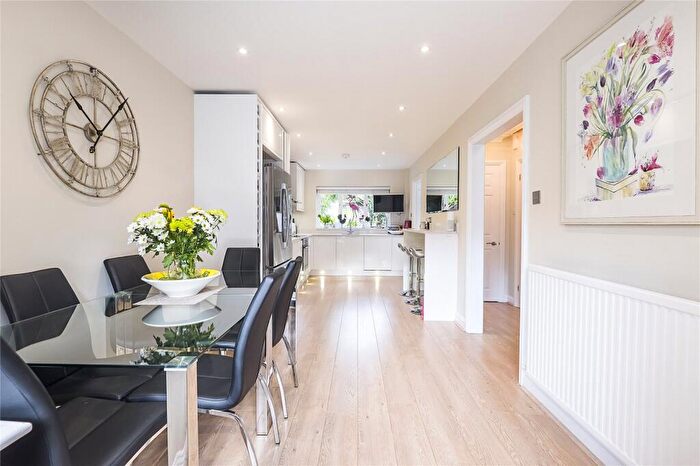 4 Bedroom Detached House To Rent In Sorbie Close, Weybridge, Surrey, KT13