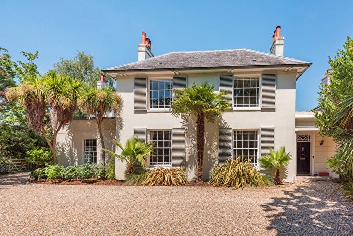 6 Bedroom Link Detached House For Sale In Havant Road, Emsworth, Hampshire, PO10