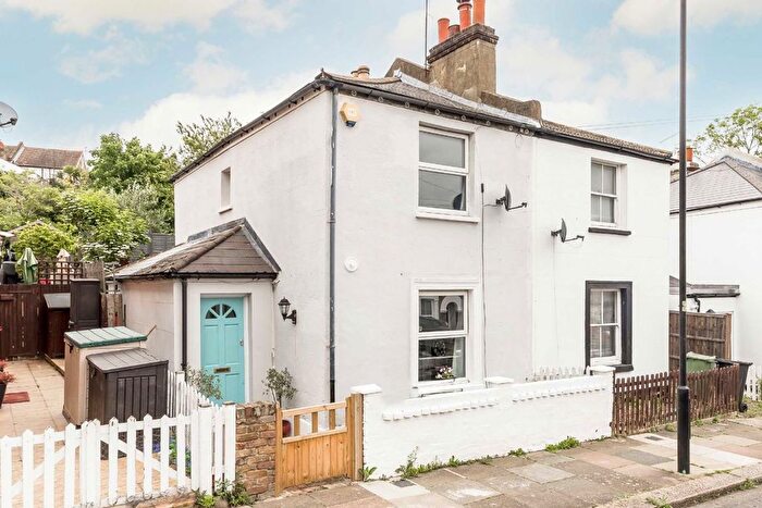2 Bedroom Semi-Detached House For Sale In Wellfield Road, Streatham, SW16