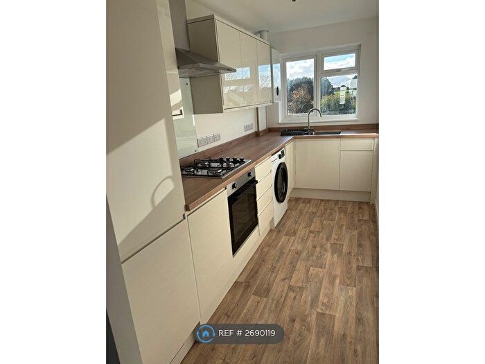 1 Bedroom Flat To Rent In Willoughby Close, Exmouth, EX8