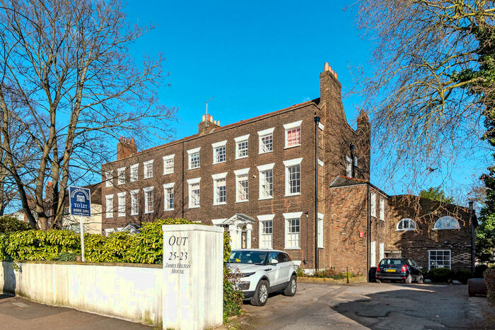 1 Bedroom Flat To Rent In Woodford Road, South Woodford, E18