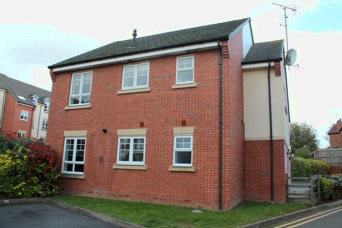 2 Bedroom Ground Flat To Rent In Wallwin Place, Warwick, CV34