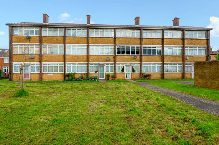 1 Bedroom Flat To Rent In Lizban Street, London, SE3