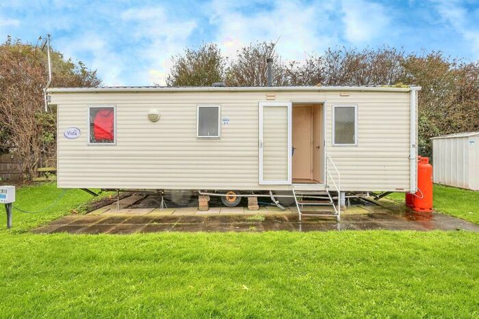 2 Bedroom Park Home For Sale In Rottenstone Lane, Scratby, Great Yarmouth, NR29