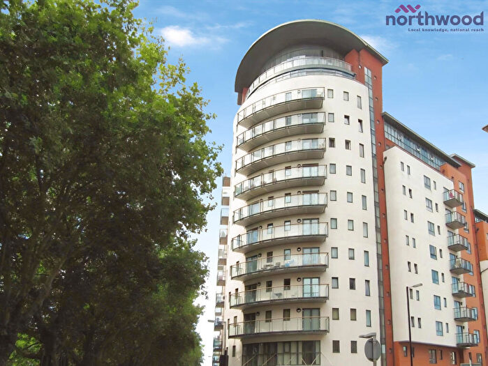 2 Bedroom Flat To Rent In Orchard Place, Ocean Village, Southampton, SO14