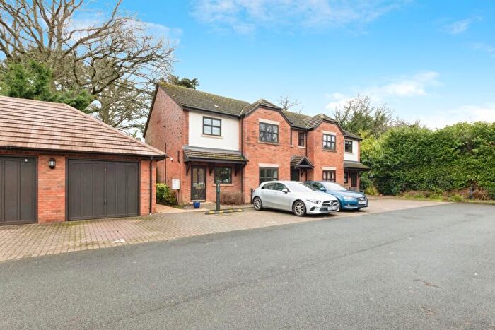 2 Bedroom Property To Rent In Lode Lane, Solihull, B91
