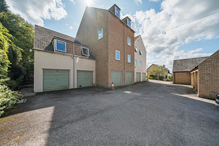 3 Bedroom Semi-Detached House To Rent In Chipping Norton, Oxfordshire, OX7