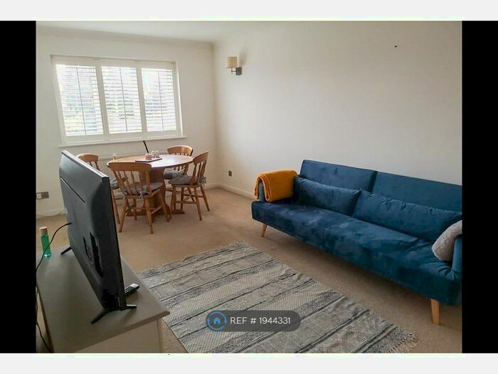 1 Bedroom Flat To Rent In Imperial Court, Windsor, SL4