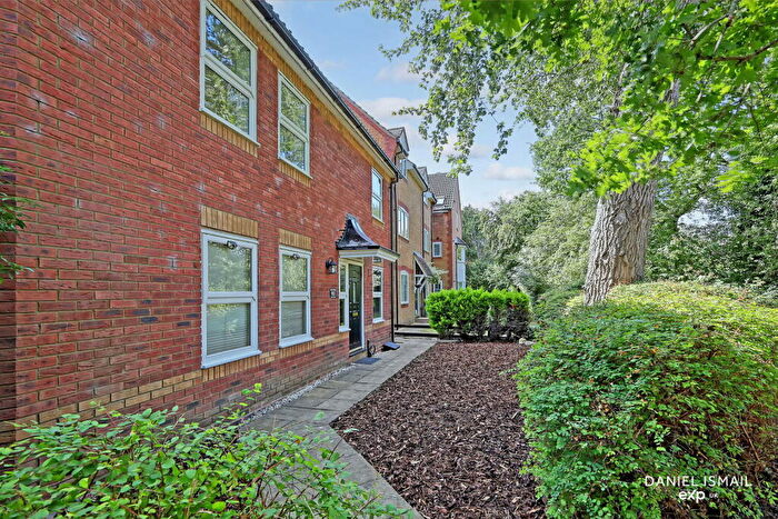 2 Bedroom End Of Terrace House For Sale In Forest Glade, Langdon Hills, Basildon, SS16